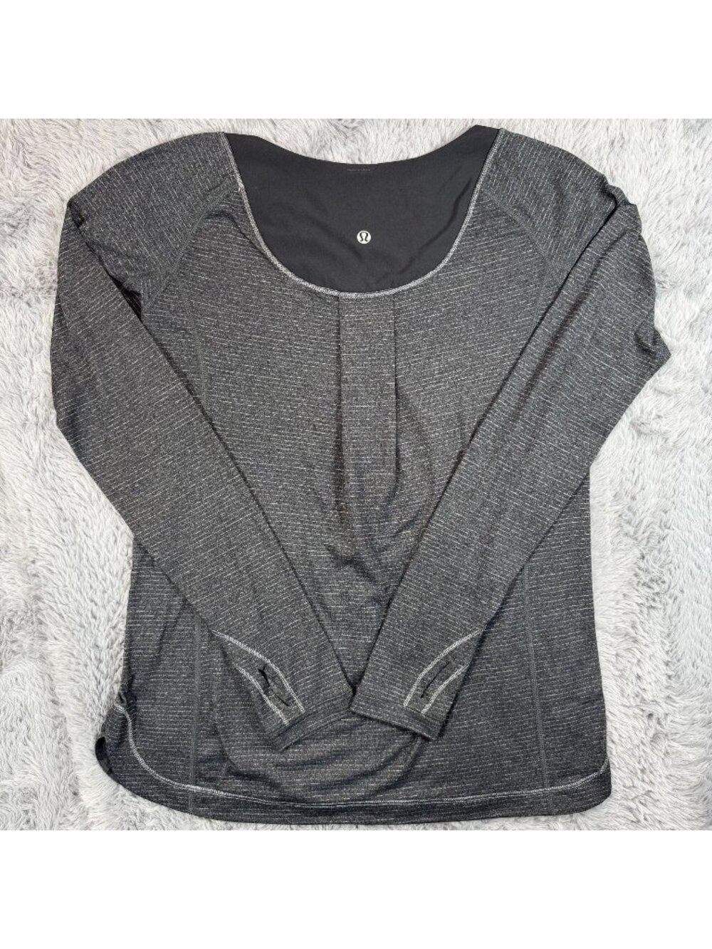 Lululemon Womens Size 6 Turn It Up Black Gray Long Sleeve Thumbholes Top